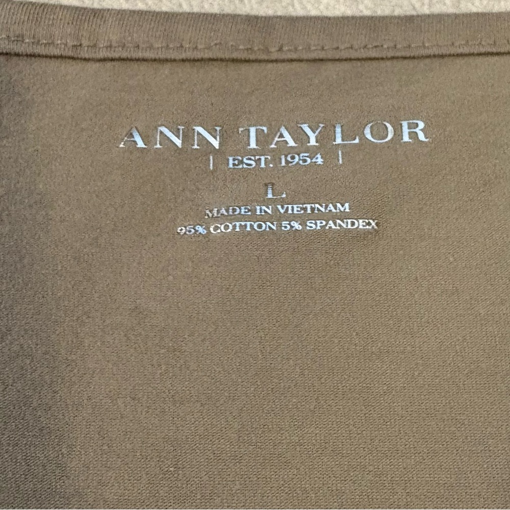 Ann Taylor Ruffle Button Front Tan Short Sleeve Tee Size Large - Picture 3 of 9
